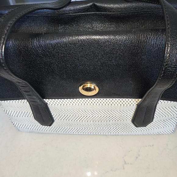 Henri Bendel Black Leather Handbag with Woven Detailing & Gold-toned hardware - Picture 14 of 15